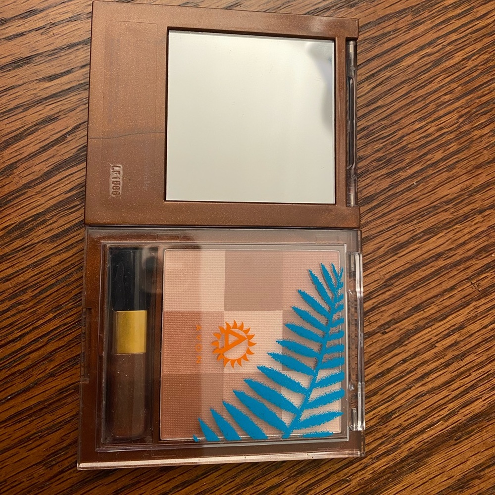 Avon Sunny Mosaic Bronzer